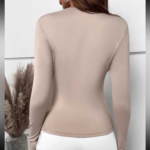 Ruched mock neck top - Picture 2 of 5